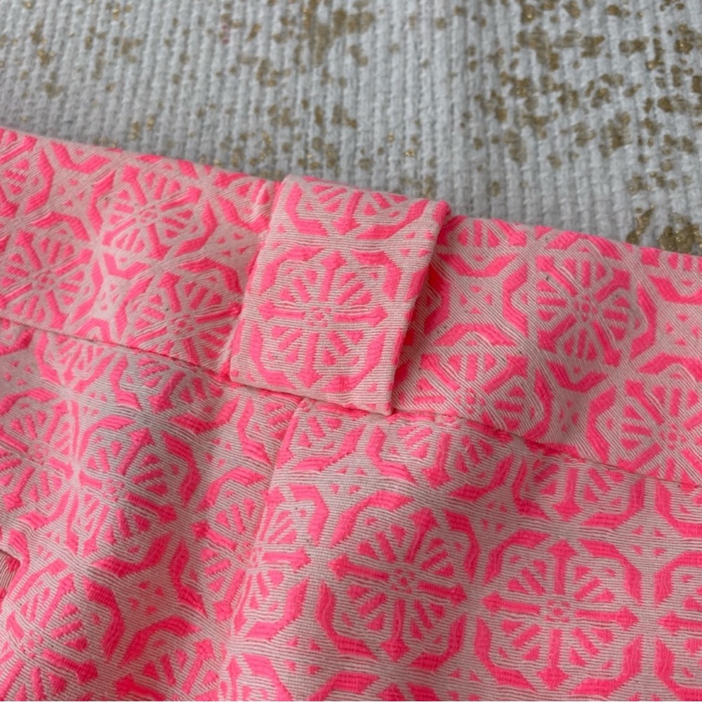 The Limited Woman's Pink Pattern Shorts |
Size 14 - Picture 6 of 6